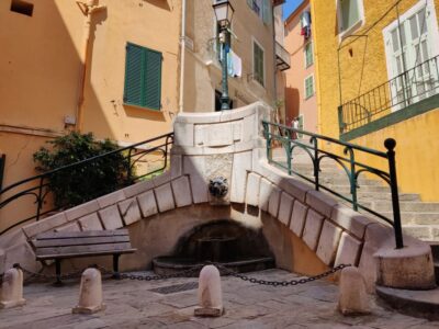 2-Hour Paddle Boarding Tour in Villefranche - Meeting at 17 Pl. Emmanuel Philibert (and finding the red sign)