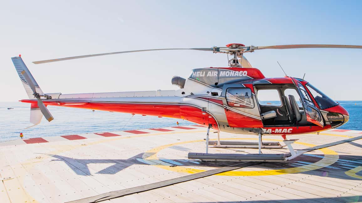 20-minute panoramic flight from Nice - What the Garmin-equipped, top-of-the-range helicopter experience feels like