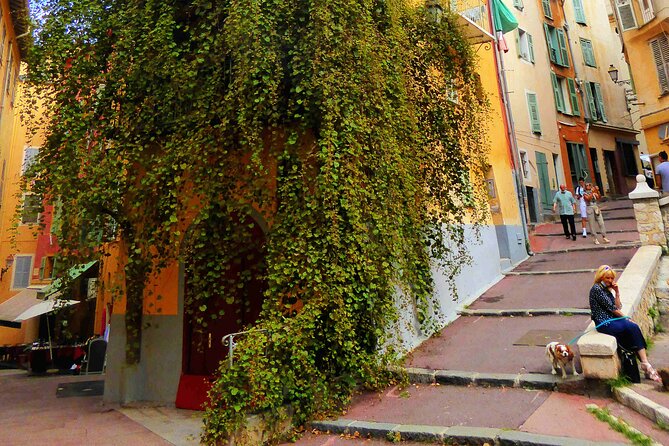 A Writer's Guide to Nice: An Audio Tour of the Old Town - Opera de Nice and the street spectacle in between