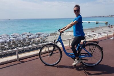 City bike rental in Nice - Snap Into the Promenade des Anglais Bike Path
