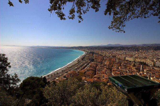 Discovery of the city of Nice by electric Méhari - Île de Beauté and Notre-Dame: Neoclassical Port Aesthetics