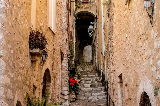Eze, Saint-Paul-de-Vence & Monaco Private Full-Day Tour - Monte Carlo Square and the casino area: what’s included, what’s not