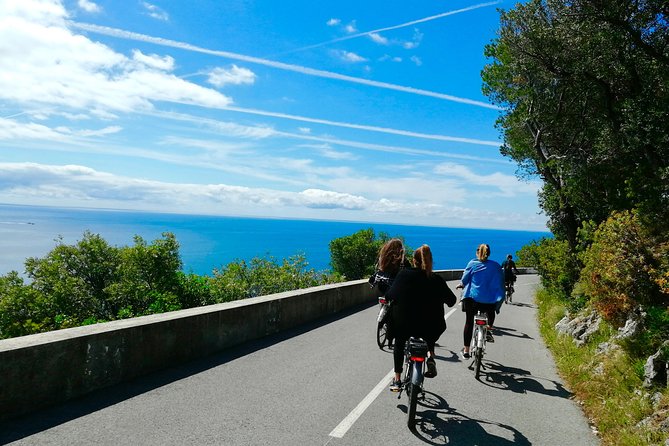 Fantastic Villefranche's Bay & Cape - E-Bike Tour from Nice - Getting rolling at Bicicletta: bikes, helmets, and a reality check