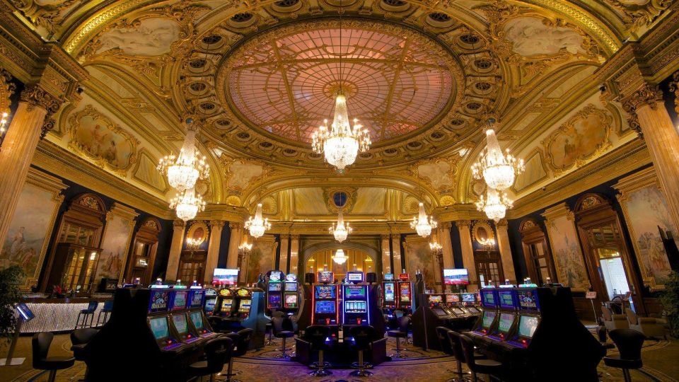 Monaco and Monte carlo by night Private tour - Princely Palace and old-town Monaco: grandeur with real street texture
