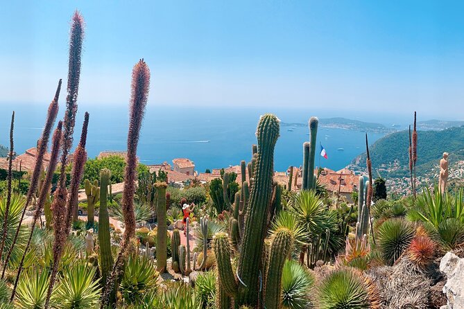 Monaco & Èze - Moyenne Corniche Drive: A Scenic Photo Stop That Does the Work for You