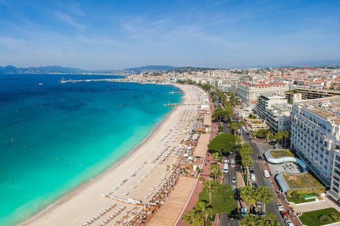 Nice Airport Transfer to/from Nice City - The vehicle: roomy, practical, and built for luggage