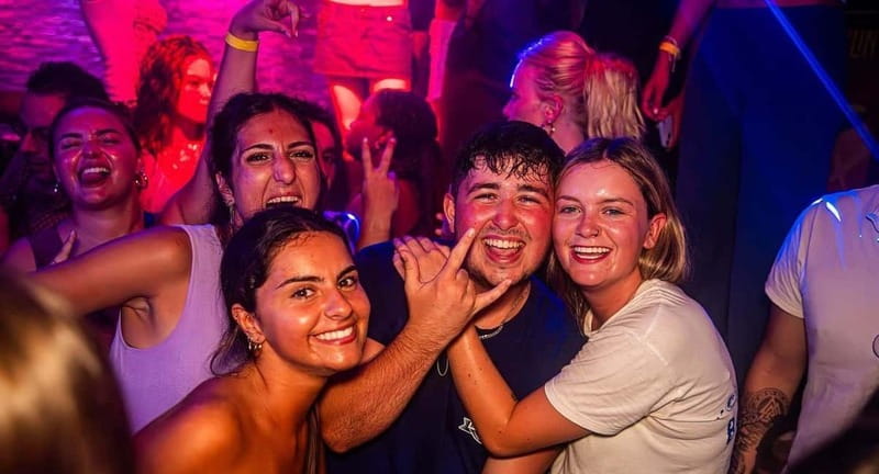 Nice: Bar/Pub Crawl with Free Shots and VIP Entry - Who This Tour Fits Best (and Who Should Skip It)