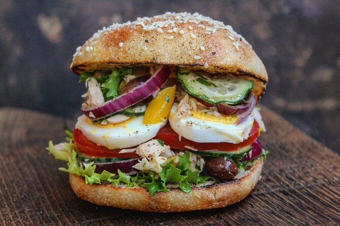 Nice Sunset Food Tour – A Full Taste of France by Do Eat Better - Stop 5: Garibaldi Square and the Main Event Flavors