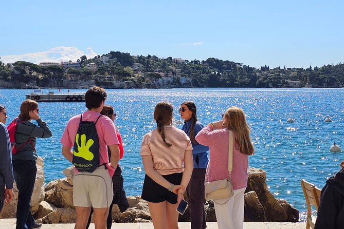 Nice walking tour: Old City and Castle Hill - A quick step into the Old City feel: cottages and British winters