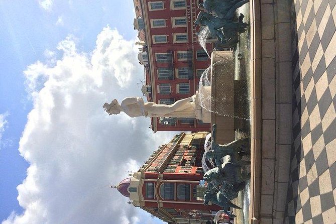 Original Nice city tour ( pedicab-vélo taxi) - Churches, Squares, and the Old Town Pattern: How the Stops Add Up