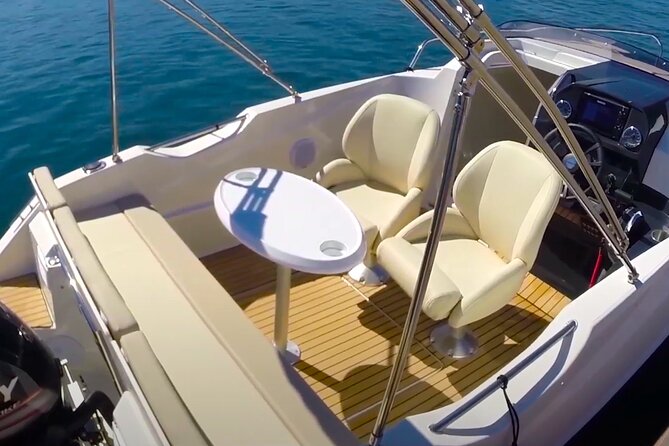 Private Boat Tour from Nice to Monaco, boat tour Nice - Snorkeling equipment and the small on-board comforts