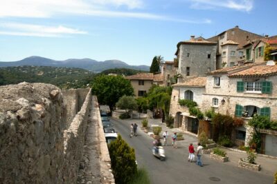 Private Cannes and Saint Paul-de-Vence Half-Day tour from Nice - Cannes Highlights: Palais Steps, Walk of Fame, and La Croisette Time