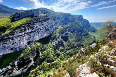 Private discovery of the hinterland of the Côte d'Azur - Getting There: 9:00 Start, Air-Conditioned Comfort, and Smart Timing