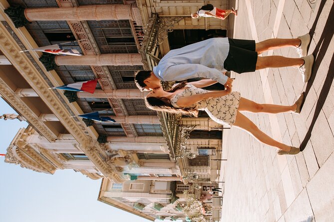 Private Professional Vacation Photoshoot in Nice - Posing Coaching That Works for Couples, Families, and Friend Groups