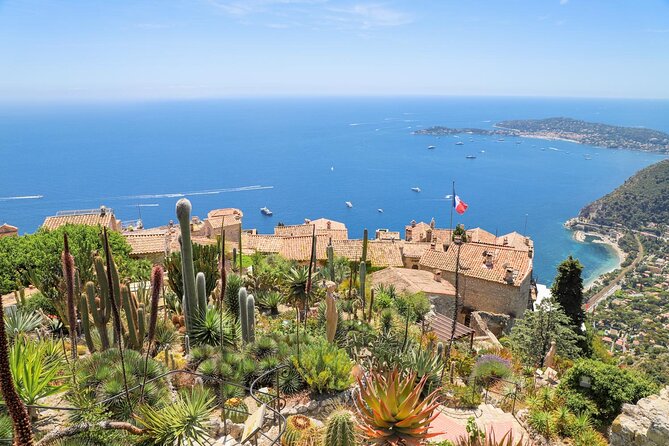 Private tour: Monaco, Monte-Carlo, Cannes, St Paul de Vence & Eze - Monaco’s old town and Prince’s Palace area in a tight 2-hour window