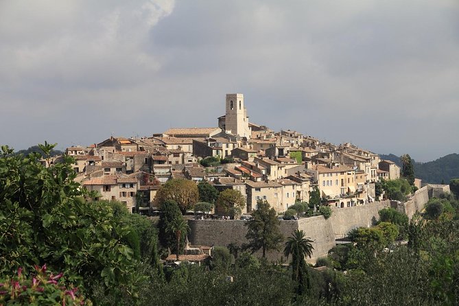 Provence 1/2 day Tour : Saint Paul de Vence, Gourdon, Grasse - Saint-Paul-de-Vence: Artists, Medieval Corners, and View-Ready Streets