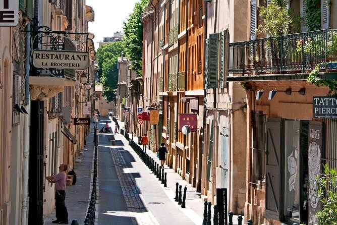 Provence, Vineyards and Lavender Fields Private Day Trip - If your day includes Verdon: expect drama, plus possible lake time
