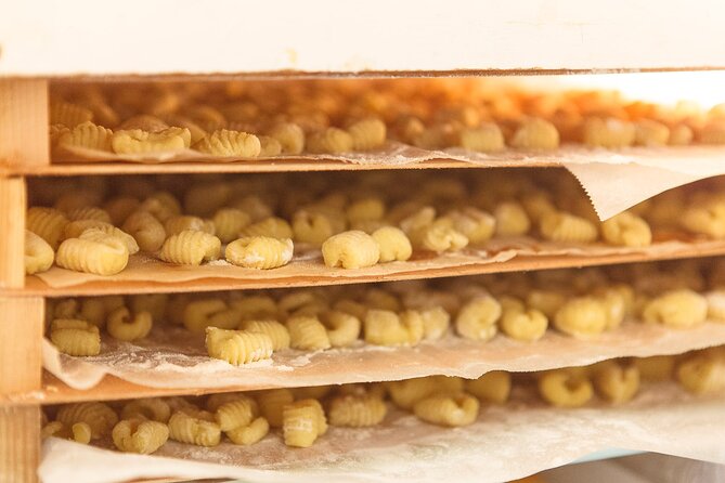 share a traditional meal with licauw - Logistics that affect your day (without the stress)