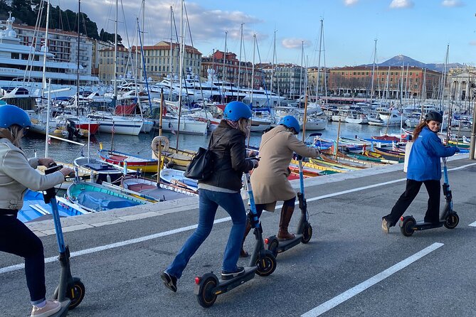 The essentials of Nice by electric scooter 1H30 - Liberty in Nice: the Statue of Liberty replica with Bartholdi DNA