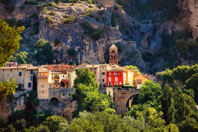 Verdon Canyon and its Lake Full Day Tour - Castellane stop: old ramparts and a base camp for the gorge