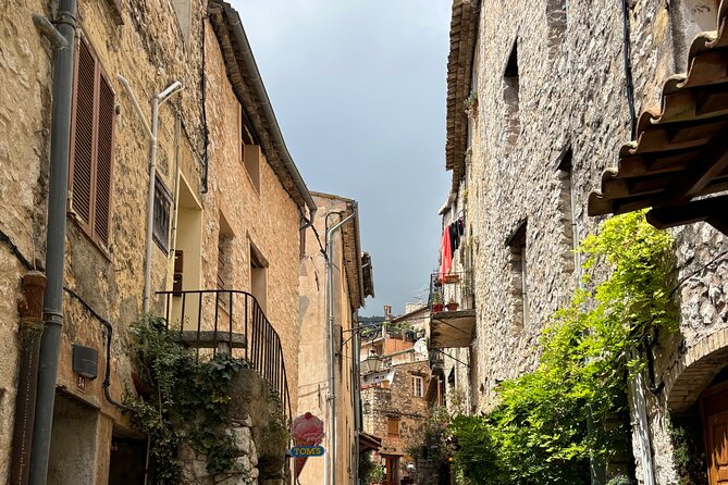 Villages Médiévaux,Grasse, Gourdon, Tourrettes sur Loup, St Paul - Drive Time, Group Size, and What to Expect When You Sit in the Van