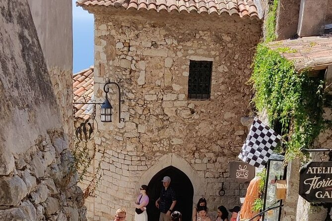 Visit of the Medieval Village of Èze - Your guide Gianni, and what good storytelling changes
